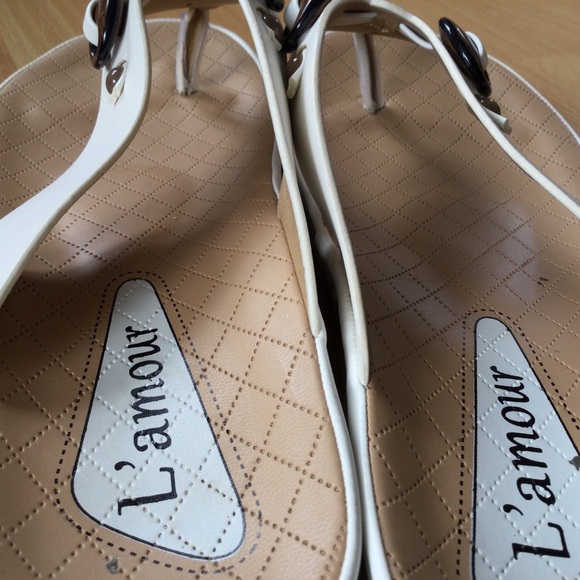 White Sandals  L' Amour Size 39 Dressy  Leather - Picture 10 of 10
